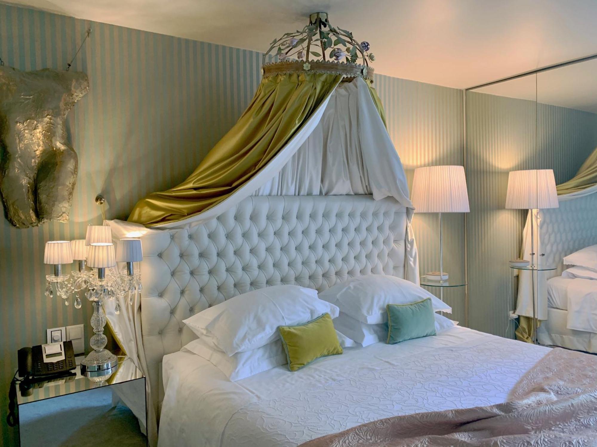 Luxury Suite